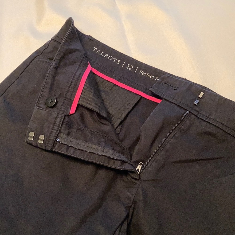 Shorts - Picture 4 of 7